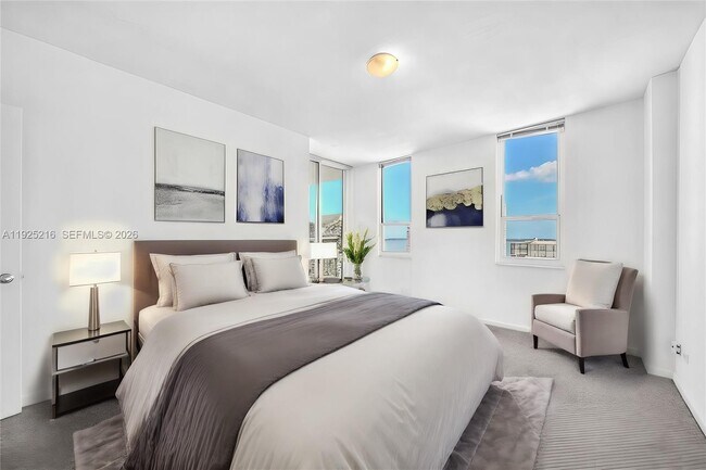 Building Photo - 701 Brickell Key Blvd