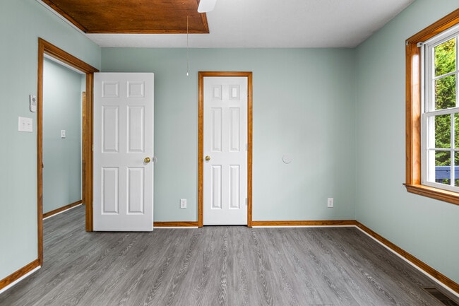 Building Photo - 514 Highland Ave