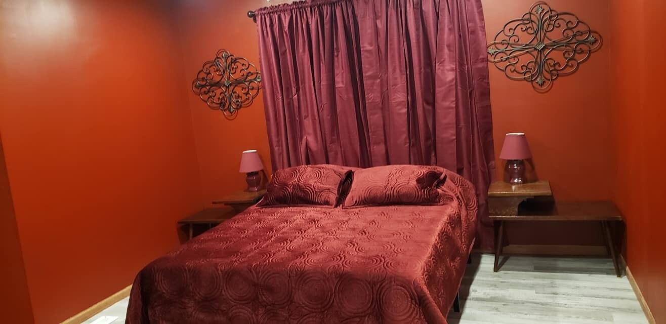 master bedroom - 401 S Baltimore St