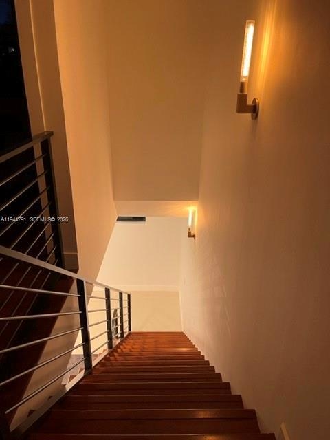 Building Photo - 909 NE 16th Terrace