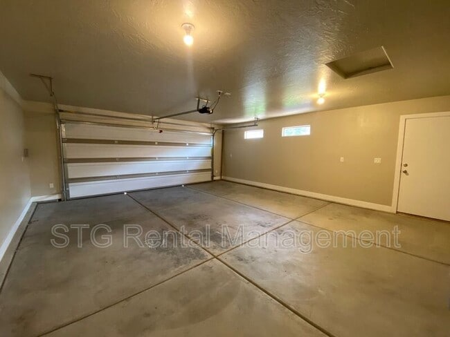 Building Photo - 758 N 300 W