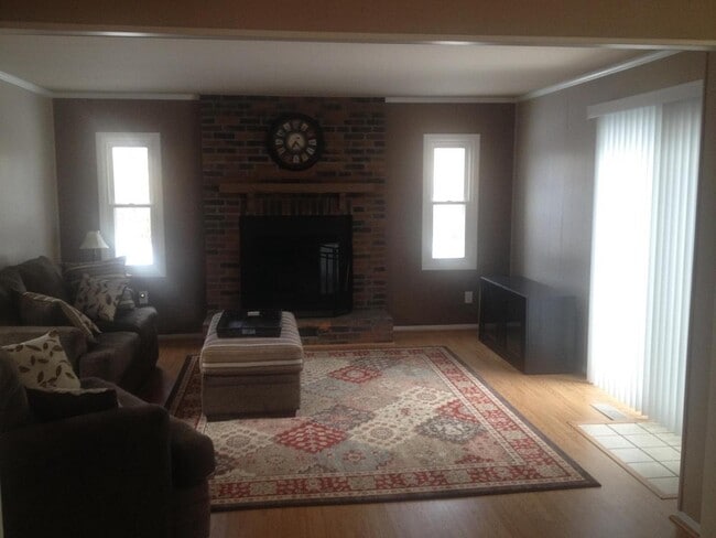 Building Photo - STUNNING 3 BEDROOM HOME IN NOVI COMING SOON!!