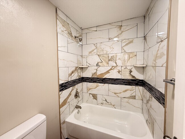 Building Photo - 6704 87th St