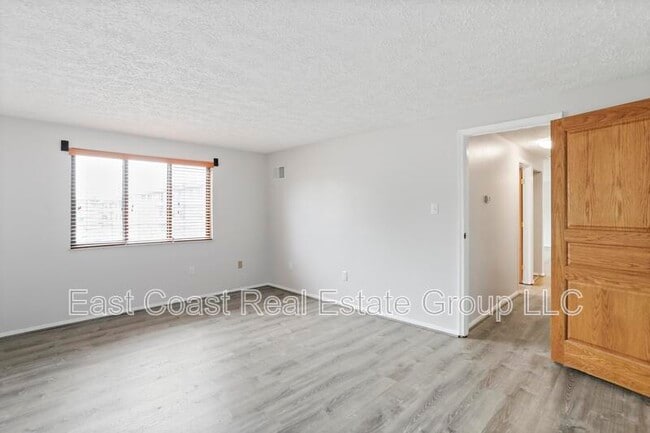 Building Photo - 993 Heather Ridge Dr