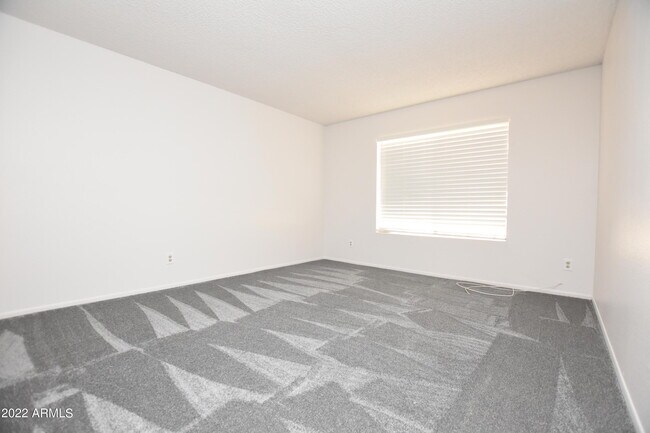 Building Photo - 5301 S Mitchell Dr