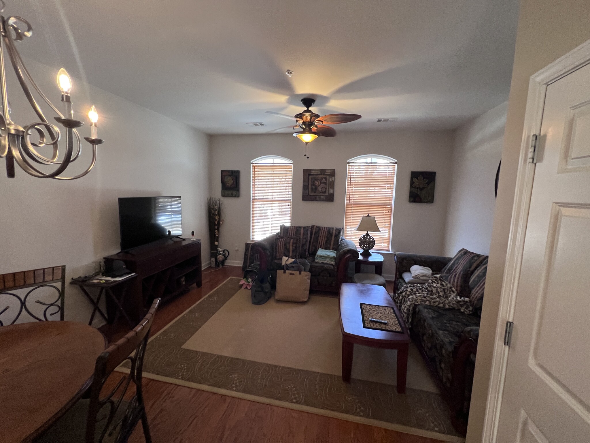 Living Room - 981 B Hackler Street