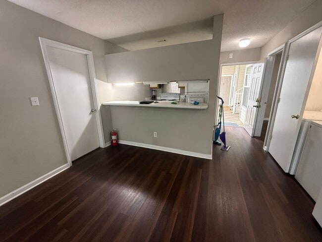 Building Photo - 1500 Graduate Ln