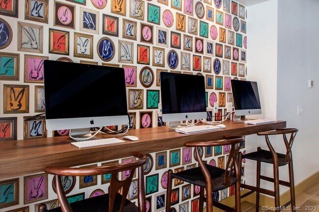 Building Photo - 1435 Bedford St