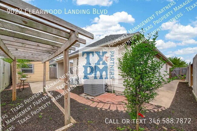 Building Photo - 9022 Clearwood Landing Blvd