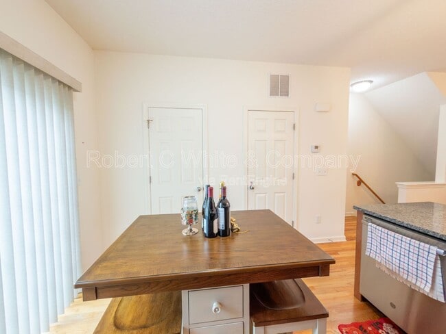 Building Photo - 219 Pepin Pl