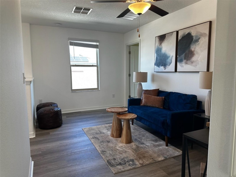 Building Photo - 5213 Dandelion St