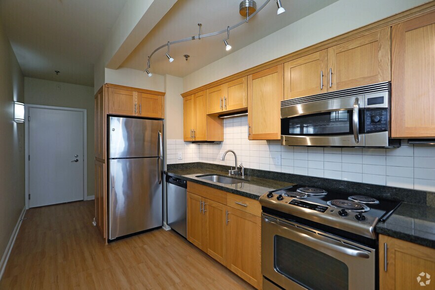 Open 1BR, 1BA - 636SF - The Cedars