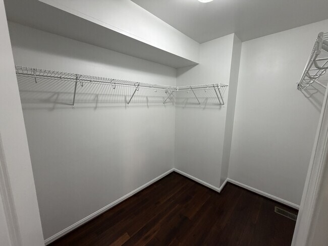 Building Photo - 6517 Newton Dr