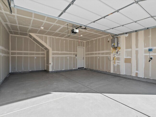 Building Photo - The Birch - - 3 Bedroom, 2.5 Bath single f...