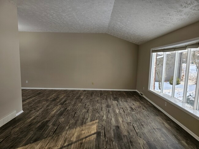 Building Photo - 3589 Delmar Dr