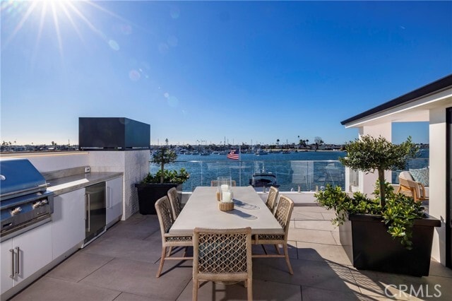 Building Photo - 130 S Bay Front