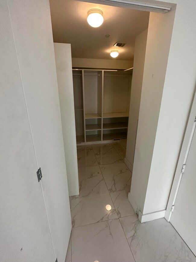 Building Photo - 488 NE 18th St