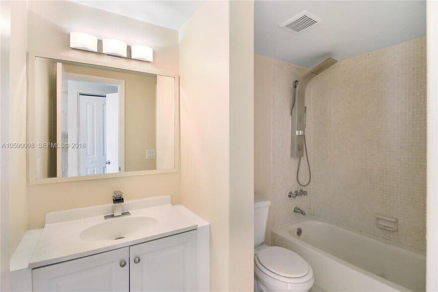 Building Photo - 270 NE 142nd St