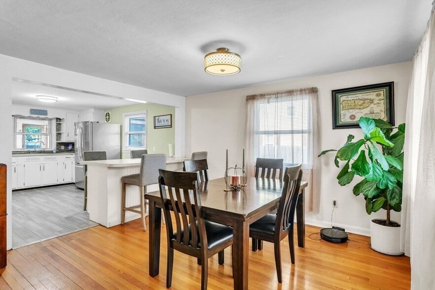 Building Photo - 80 Victoria St