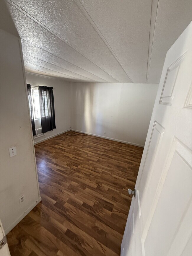 Building Photo - Spacious Mobile Home for Rent – NEW heatin...