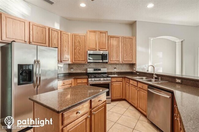 Building Photo - 5 br, 3 bath House - 12263 Creek Edge Driv...