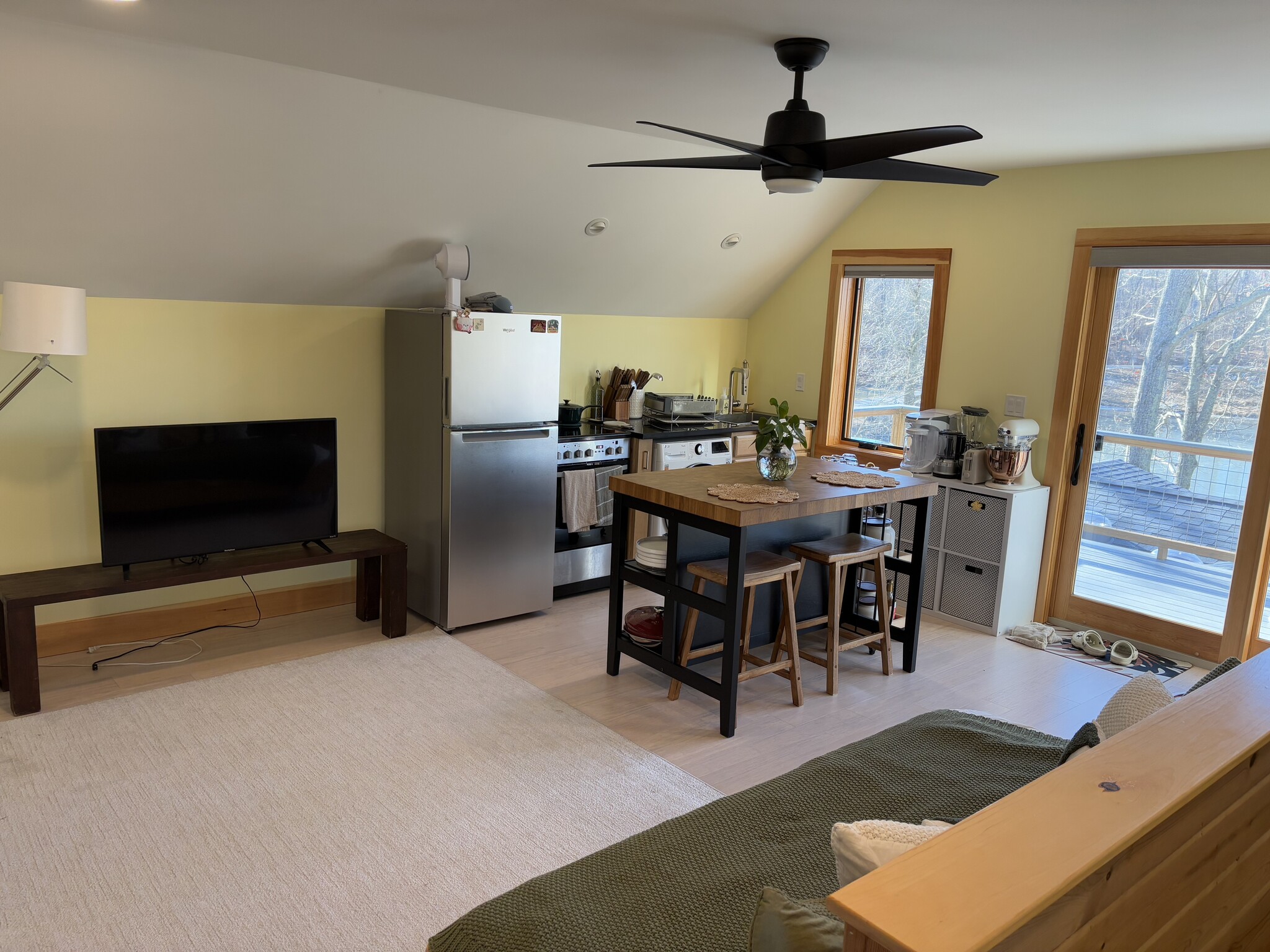 kitchen - 3 Lakeside Dr