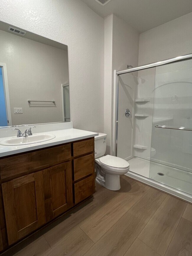 Building Photo - STUNNING BRAND NEW 3 BEDROOM HOME IN W. ROSEVILLE!!