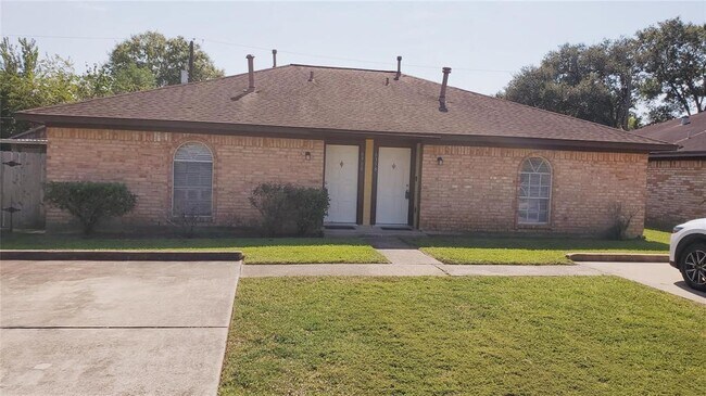 Building Photo - 6360 Crestside Dr