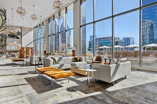 Building Photo - 515 Church St