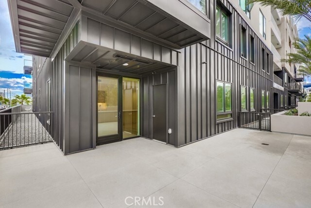 Building Photo - 3214 Rivington