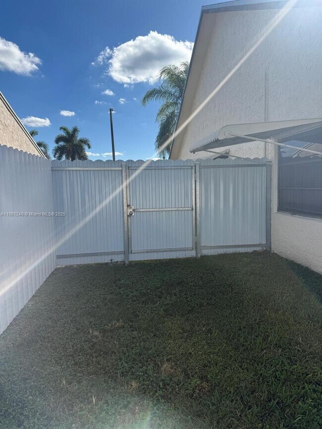 Building Photo - 11701 NW 37th Pl