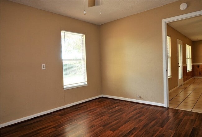 Building Photo - 114 Acacia Arch St