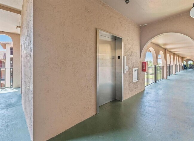 Building Photo - 6150 Gulfport Blvd S