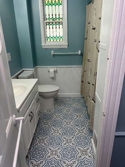 Building Photo - 92 Spring Garden St