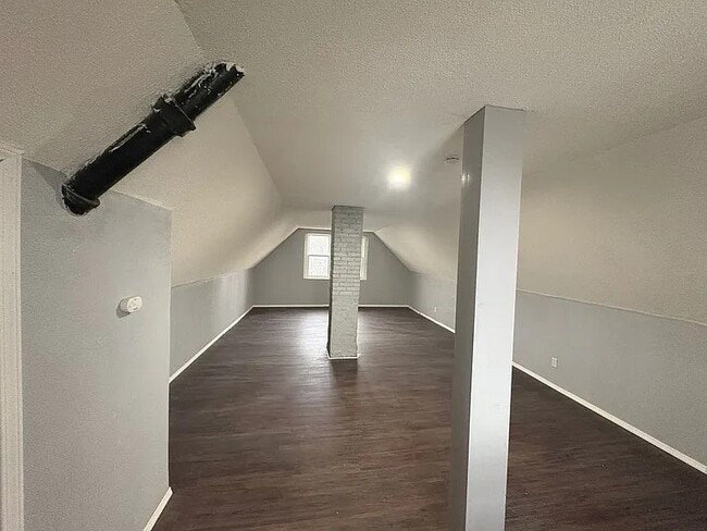 Building Photo - 2117 Halstead Ave