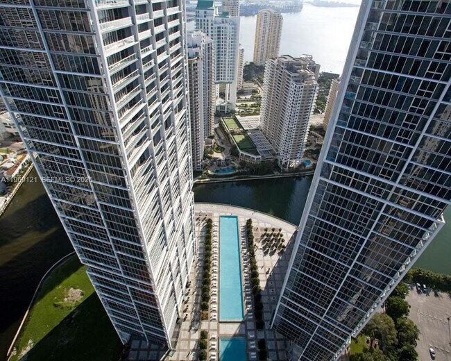 Building Photo - 485 Brickell Ave