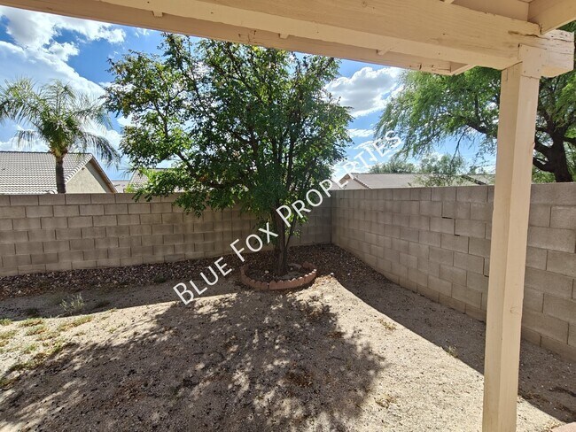 Building Photo - 7960 S Lennox Ln