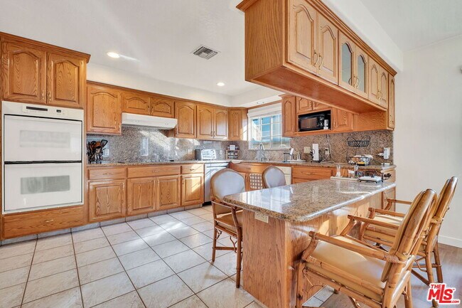 Building Photo - 7121 Arizona Ave