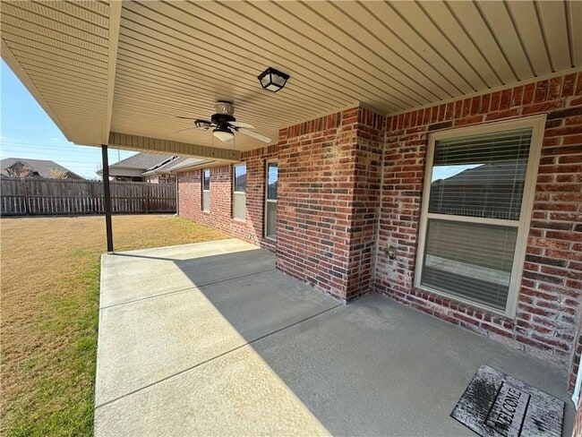 Building Photo - 4849 W Oldham Dr