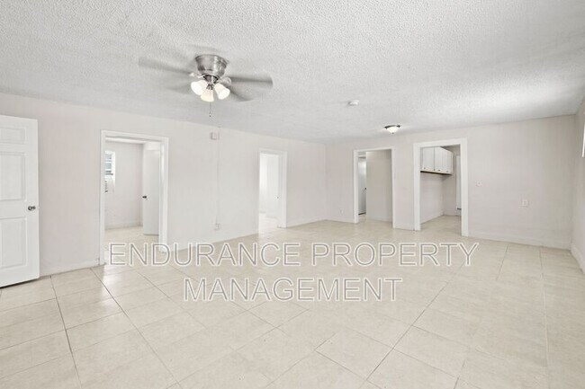 Building Photo - 1125 W 28th St