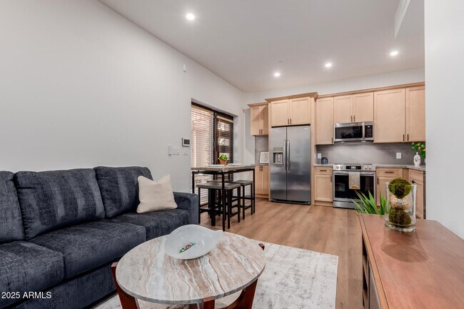 Building Photo - 12005 N Panorama Dr