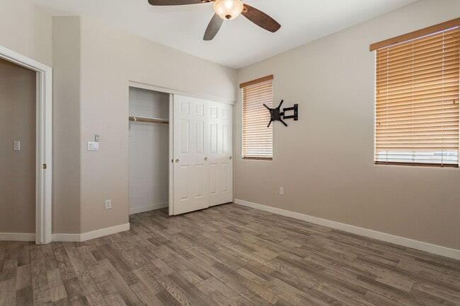 Building Photo - 8611 Splendid Leaf Ct