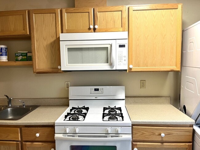 Building Photo - 4555 Sun Valley Dr