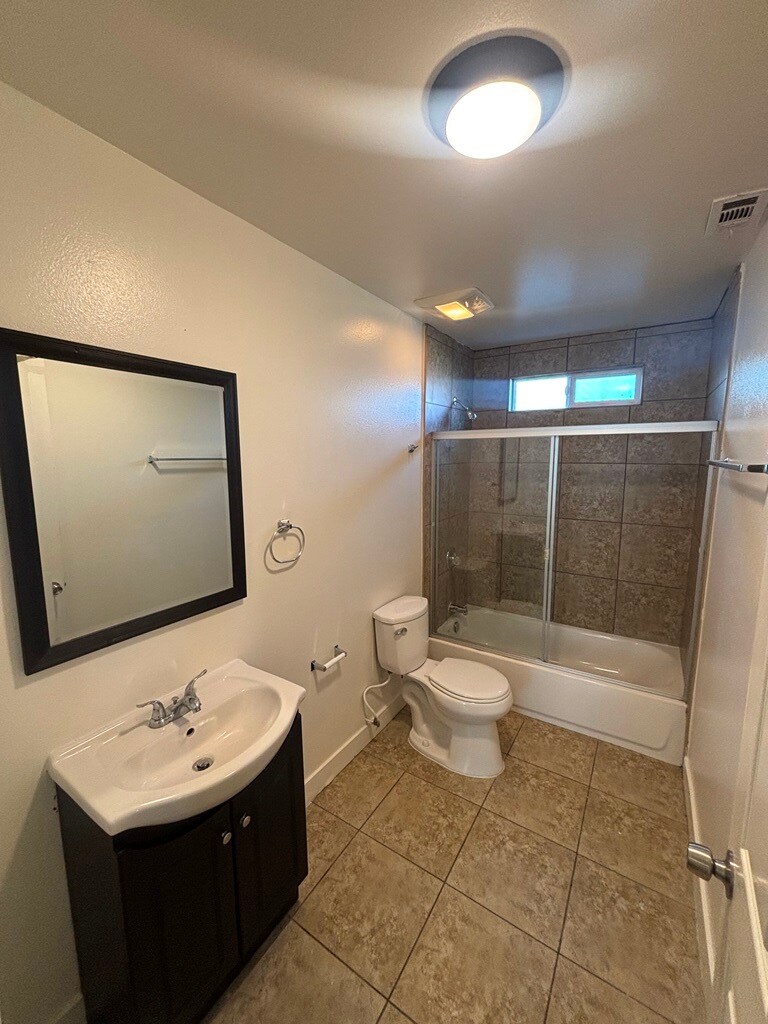 Building Photo - 134 W 84th St