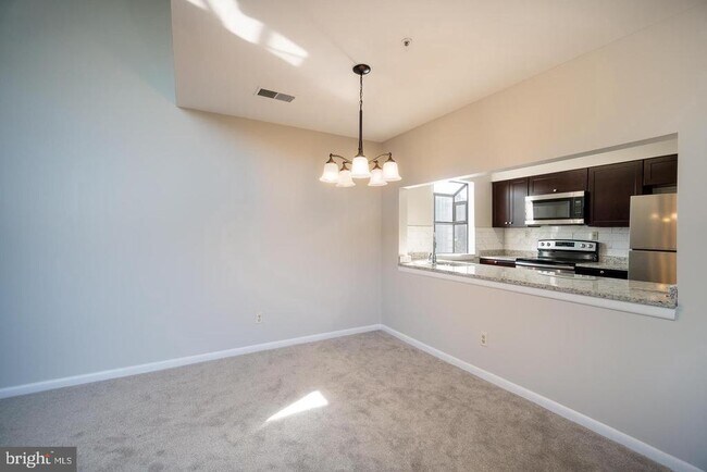 Building Photo - 13408 Shady Knoll Dr