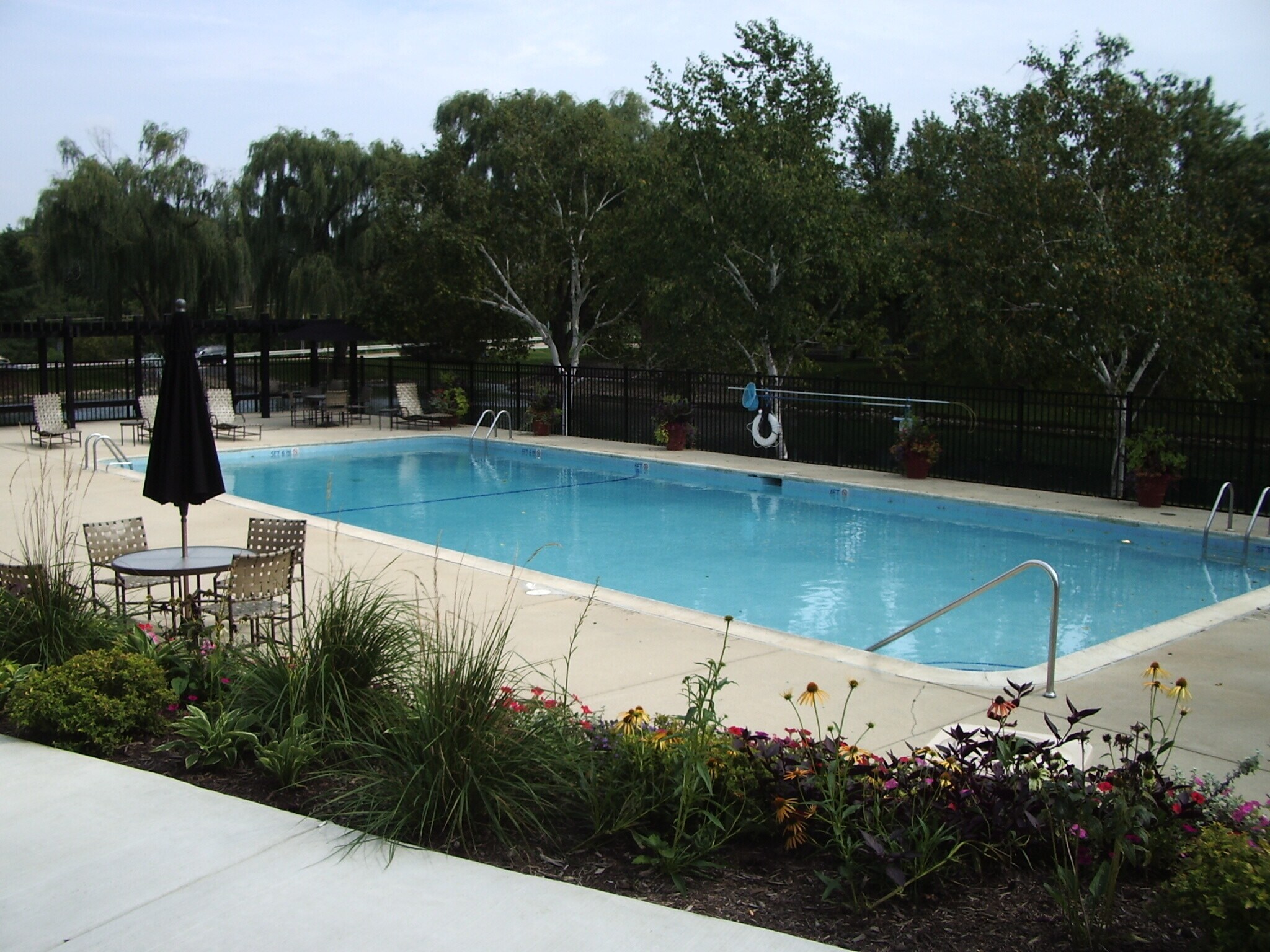 Building Photo - 1513 Raymond Dr