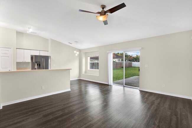 Building Photo - 10613 Little Bend Ln