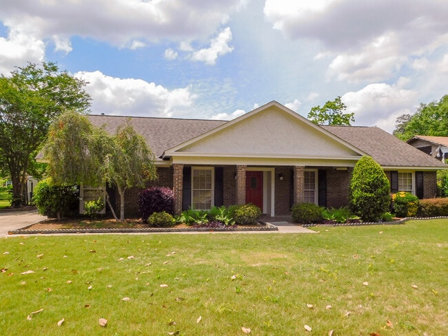 Building Photo - 212 Davors Dr