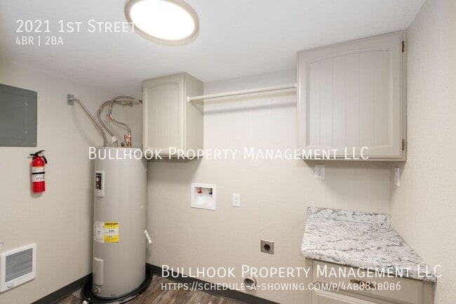 Building Photo - 2021 1st St