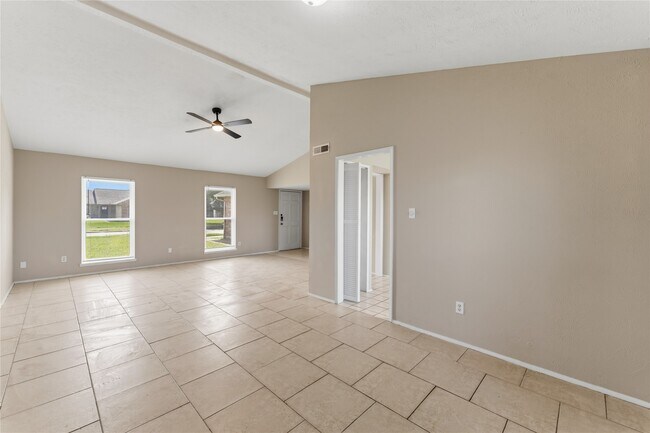 Building Photo - 16958 Jenikay St